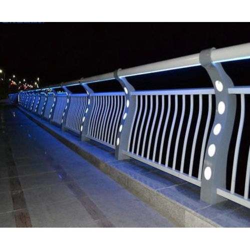 湖南道路護欄制作在市政工程中的重要性及技術(shù)應(yīng)用